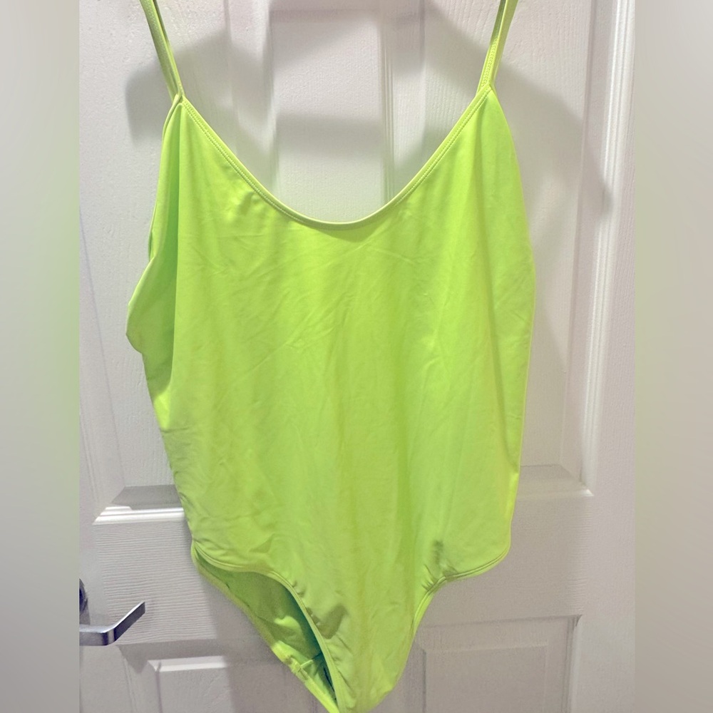 GOOD AMERICAN bathing suit. NWOT. Size 8